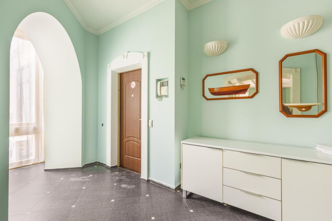 Deribasivska Cozy 4-Room Apartment Odesa Exterior photo